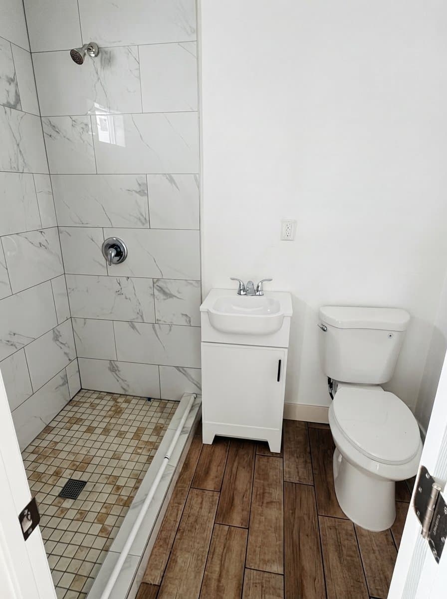 Long Beach Apartment: 1715 Cherry Ave