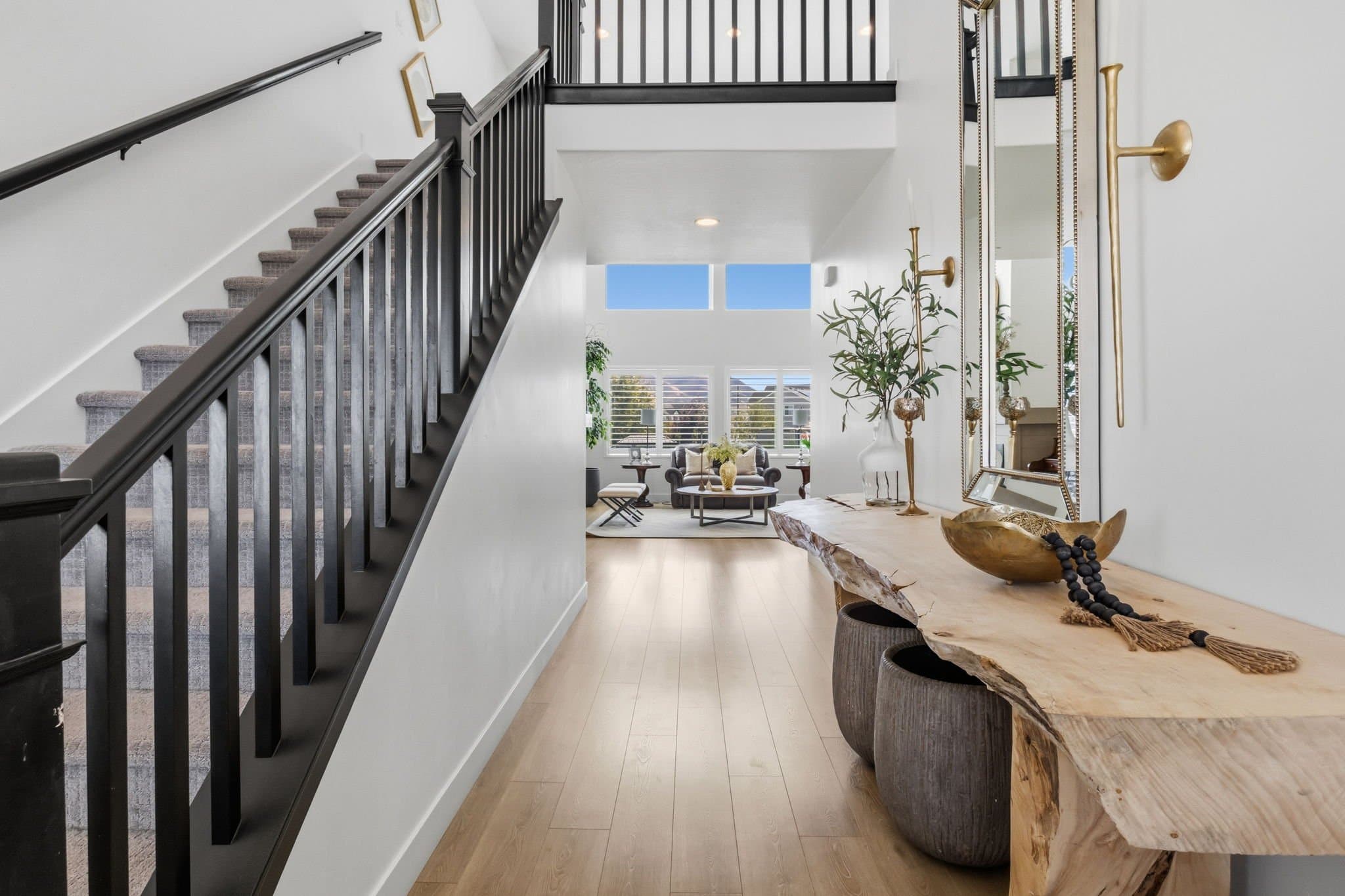 Mapleton House: 301 S Thomas Cir