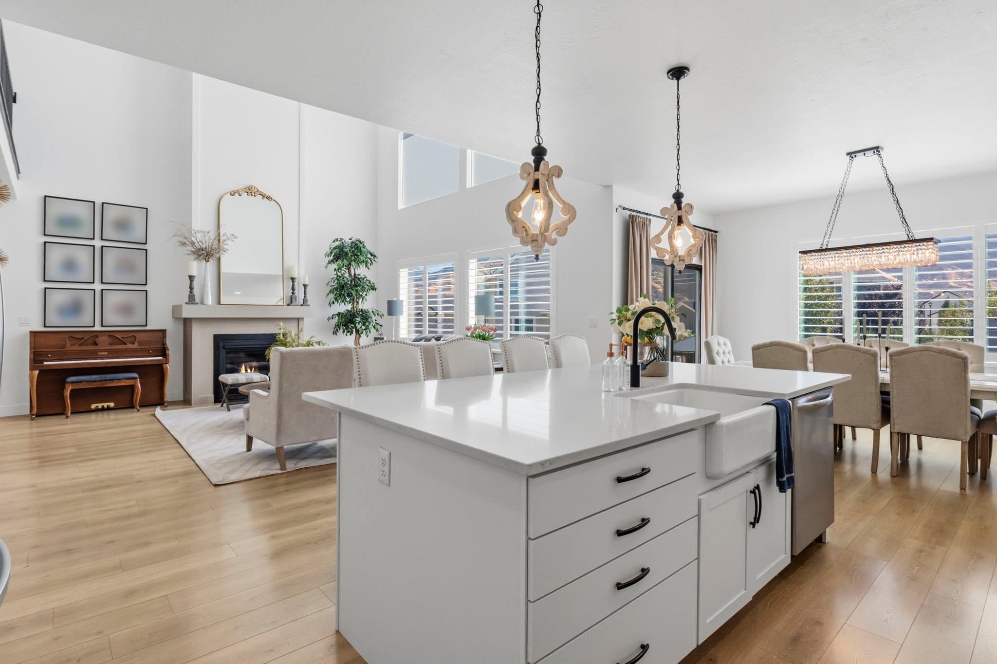 Mapleton House: 301 S Thomas Cir