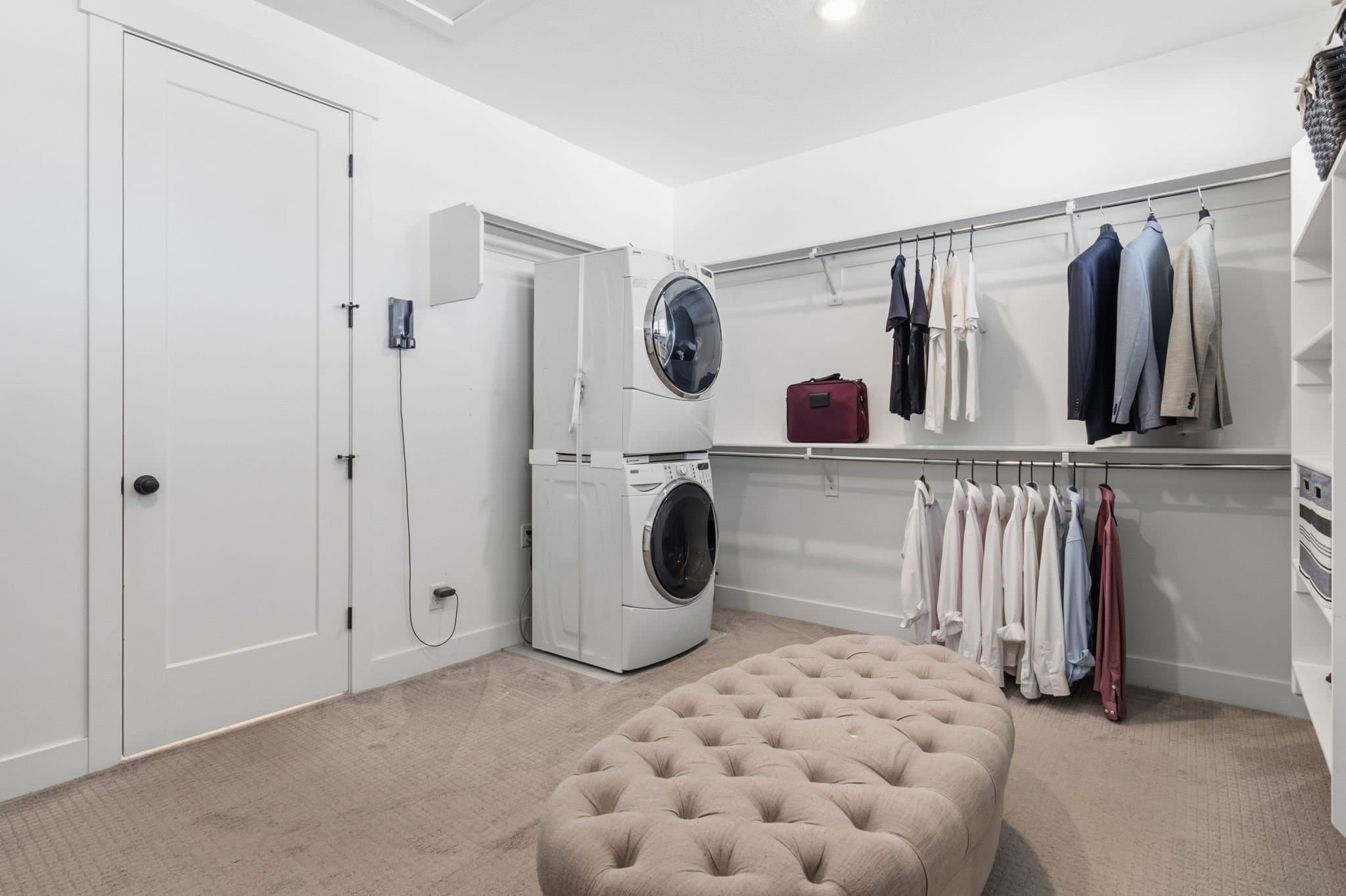 Mapleton House: 301 S Thomas Cir