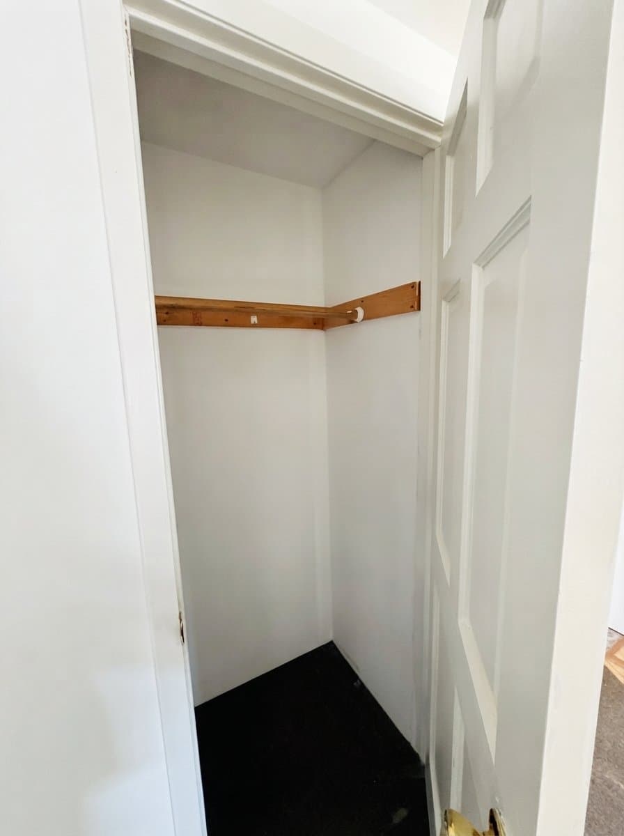 Levittown House: 27 Mallard Rd