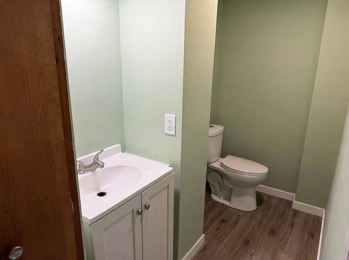 Stoughton House: 618 Clyde St