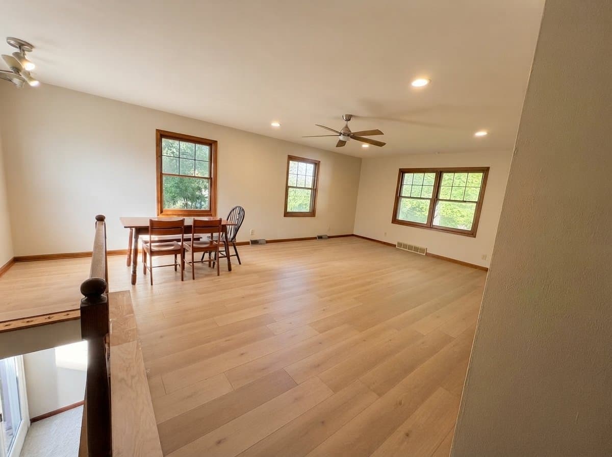 Stoughton House: 618 Clyde St