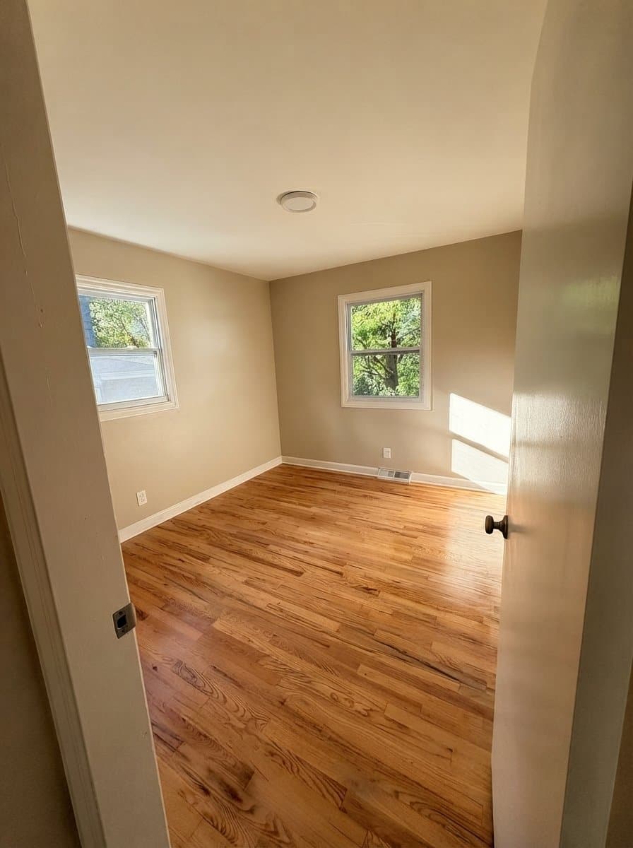 Stoughton House: 618 Clyde St