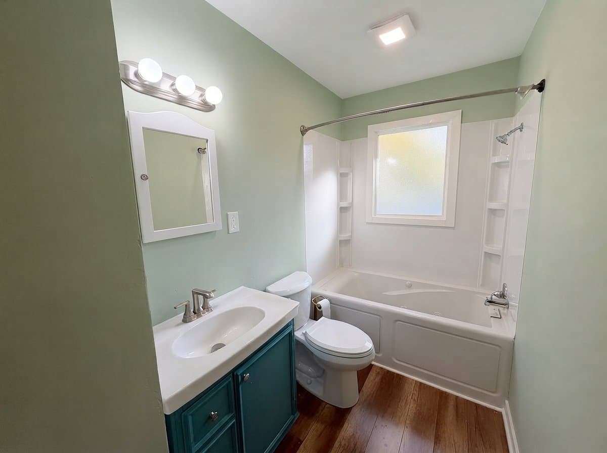 Stoughton House: 618 Clyde St