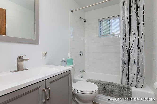 Portland House: 133 E Commonwealth Dr