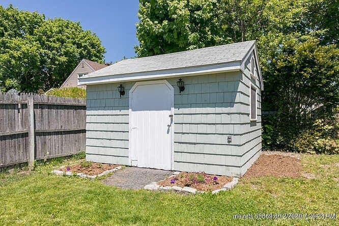 Portland House: 133 E Commonwealth Dr