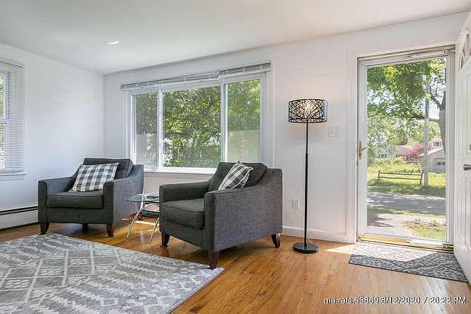 Portland House: 133 E Commonwealth Dr