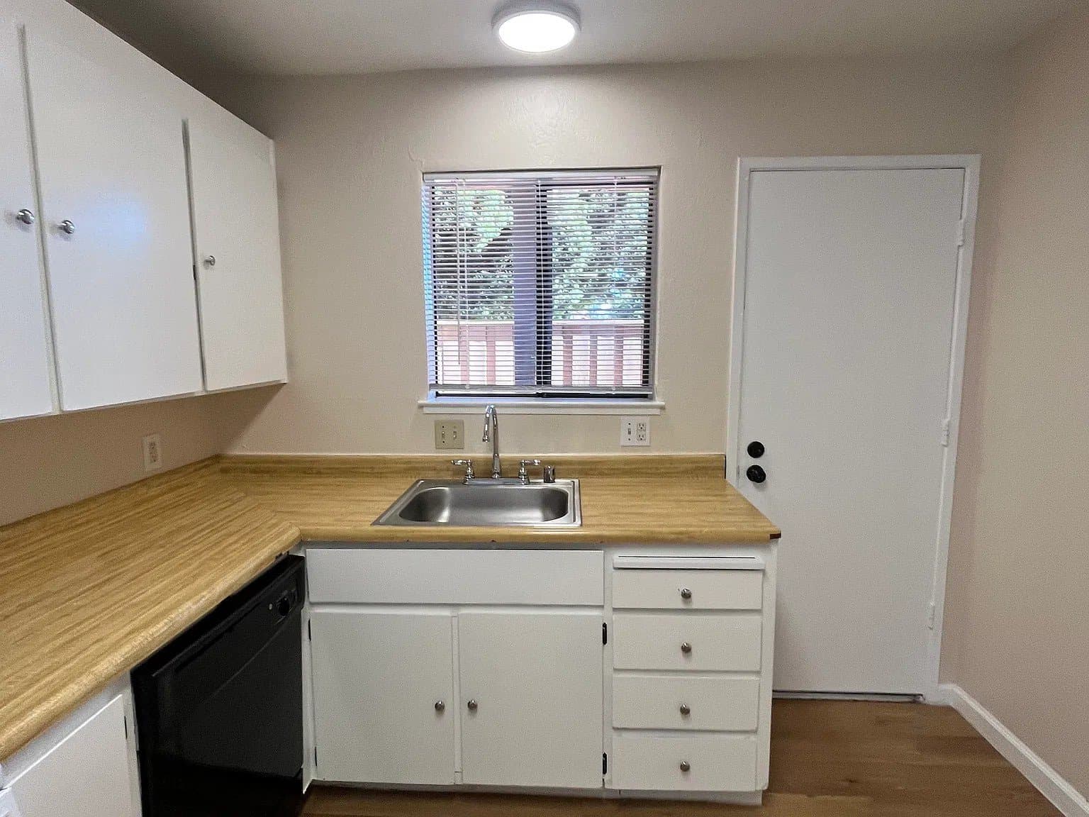 Concord Apartment: 2415 Olivera Rd