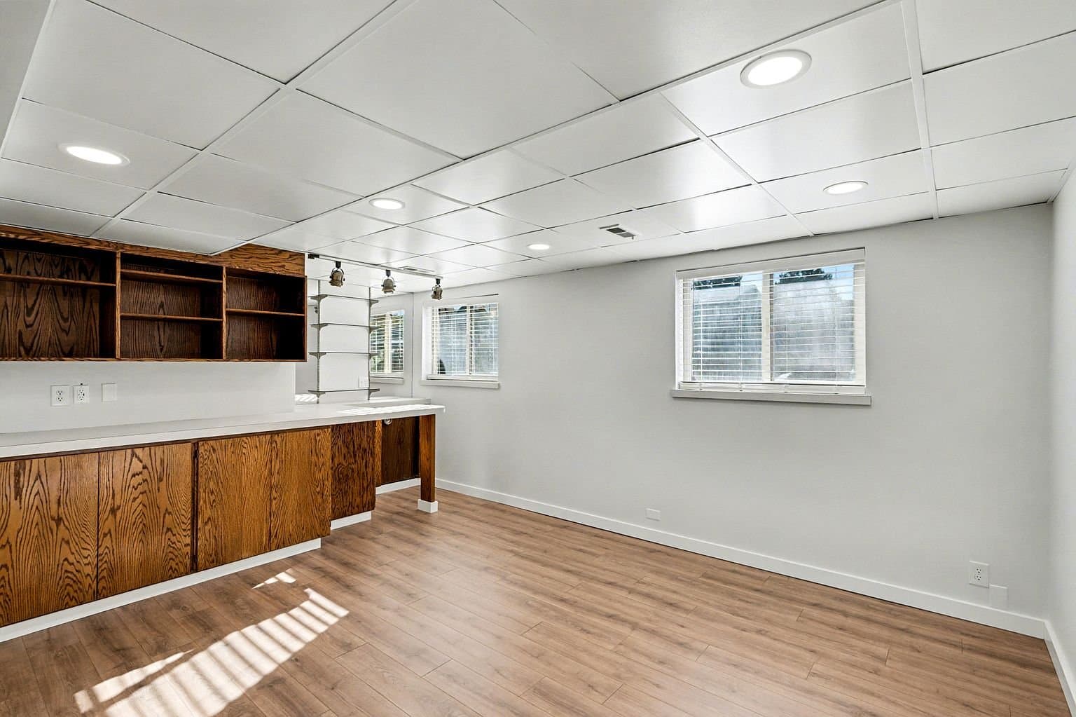 Sandy House: 1459 E Madrid Way