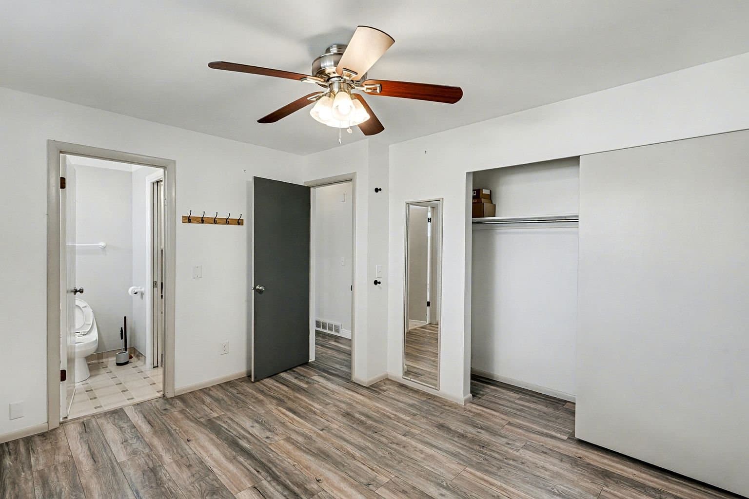 Sandy House: 1459 E Madrid Way