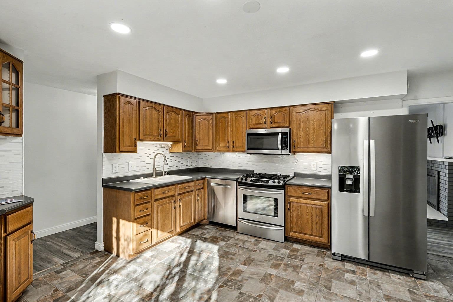 Sandy House: 1459 E Madrid Way