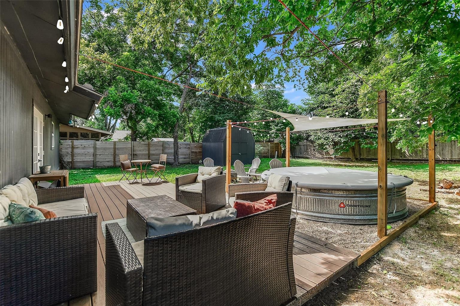 Austin House: 805 Eberhart Ln