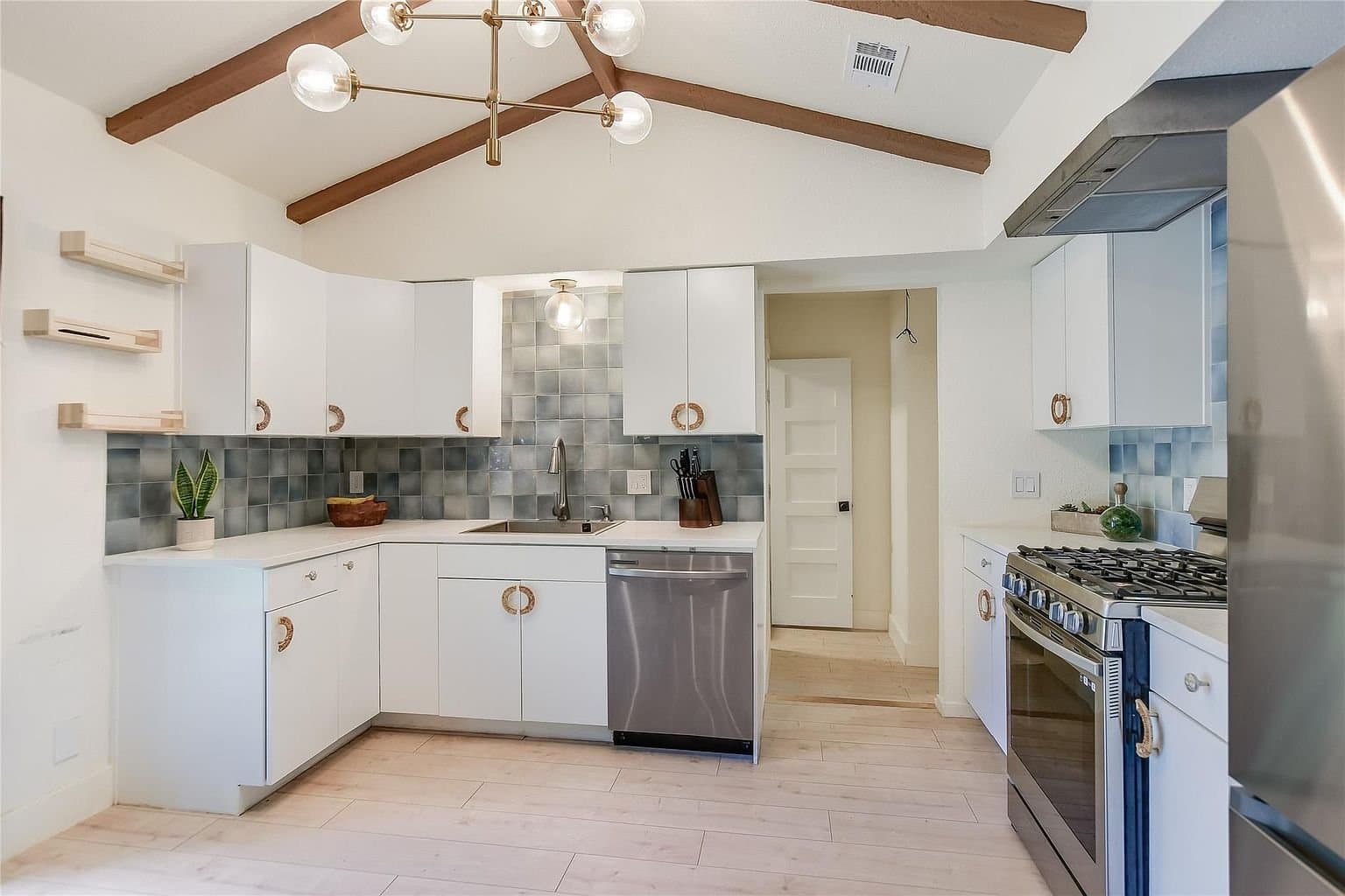 Austin House: 805 Eberhart Ln