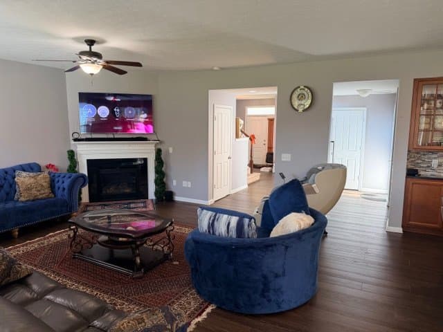 Fishers House: 15854 Oakhurst Ln