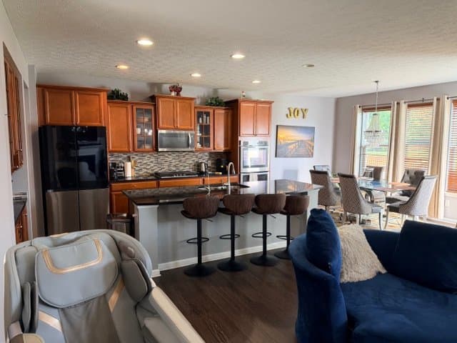 Fishers House: 15854 Oakhurst Ln