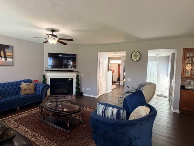 Fishers House: 15854 Oakhurst Ln