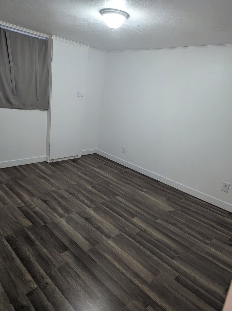 Santaquin House: 174 E Main St