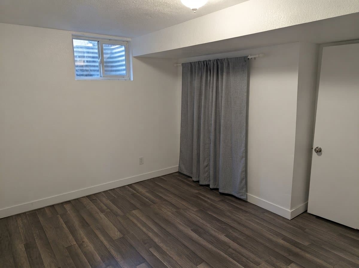 Santaquin House: 174 E Main St