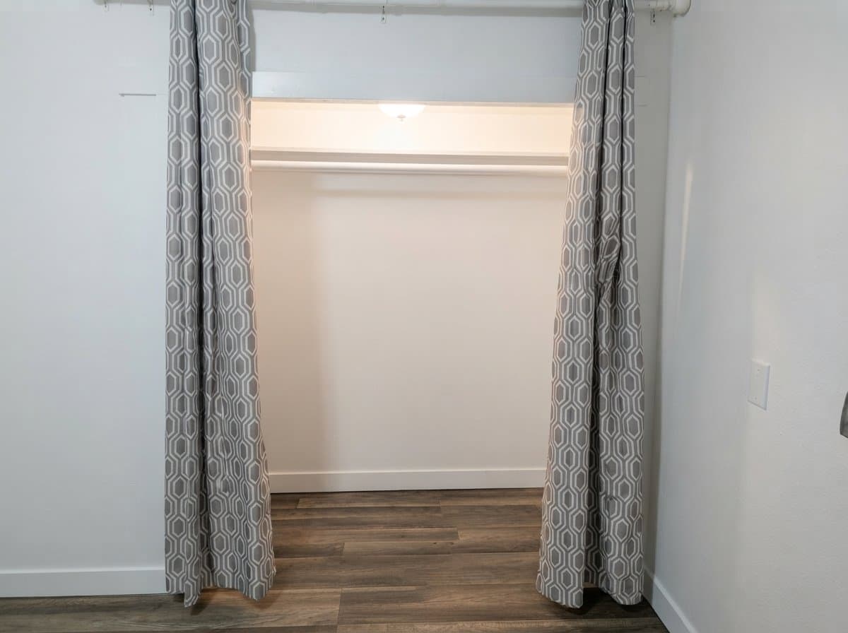 Santaquin House: 174 E Main St