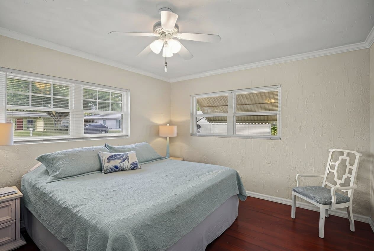 Clearwater House: 1121 Sunnydale Dr