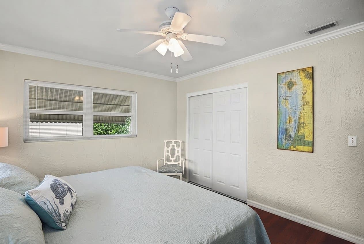 Clearwater House: 1121 Sunnydale Dr