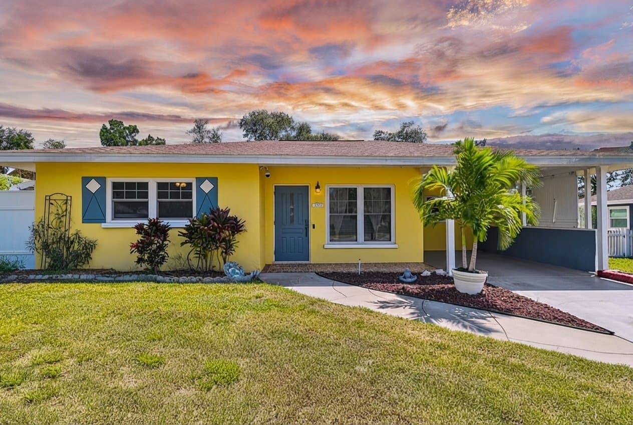 Clearwater House: 1121 Sunnydale Dr