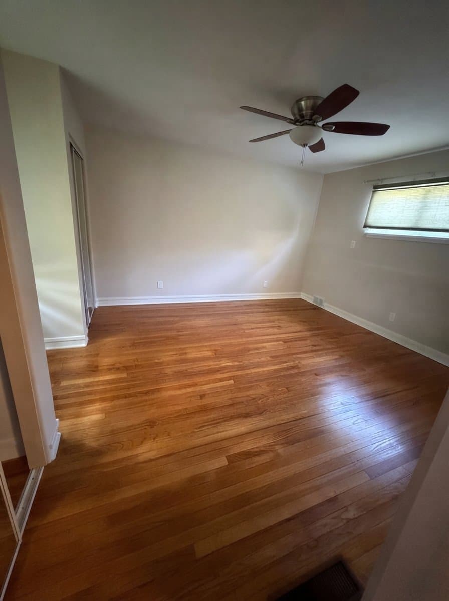 Bloomington House: 523 McGregor St