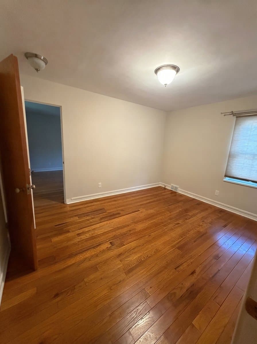 Bloomington House: 523 McGregor St