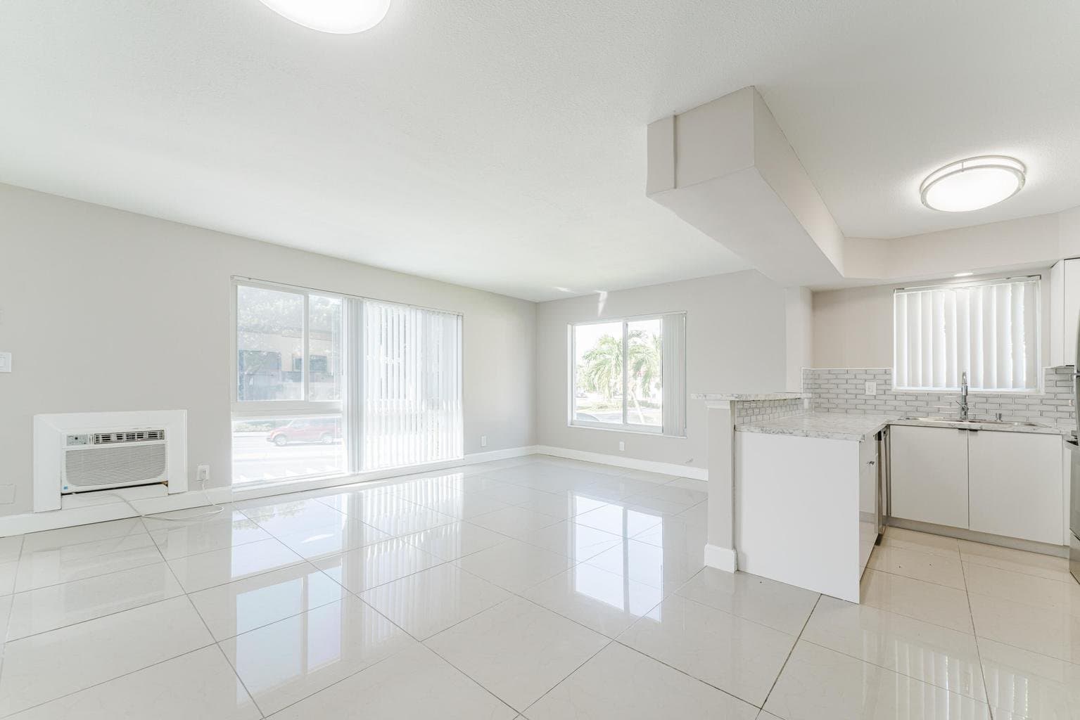 Boca Raton Apartment: 431 W Camino Real