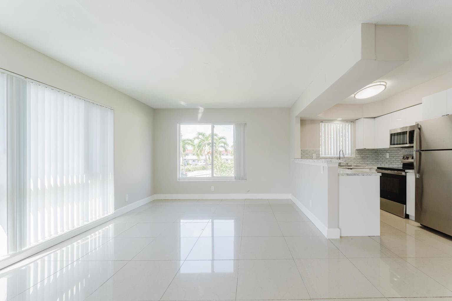 Boca Raton Apartment: 431 W Camino Real
