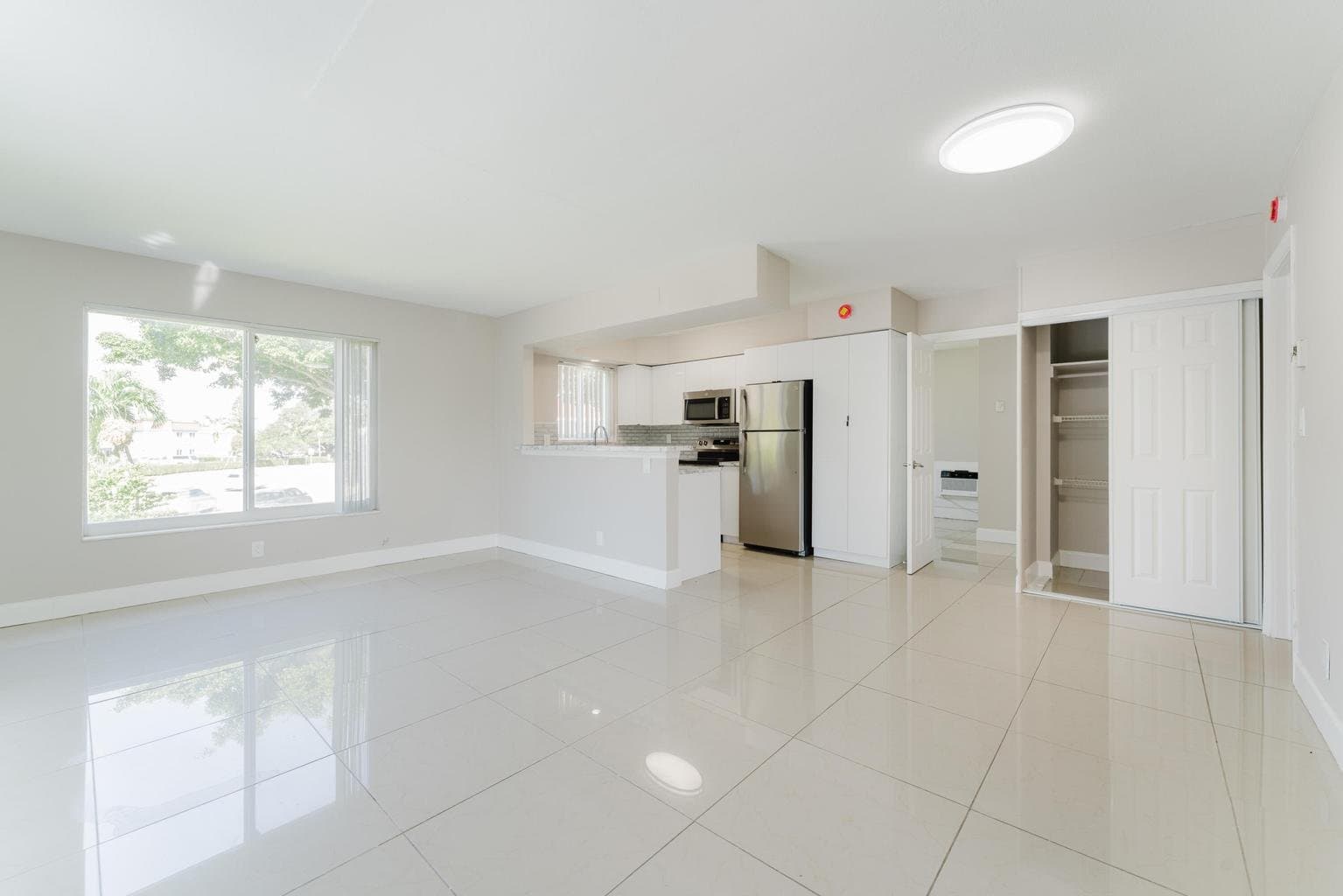 Boca Raton Apartment: 431 W Camino Real
