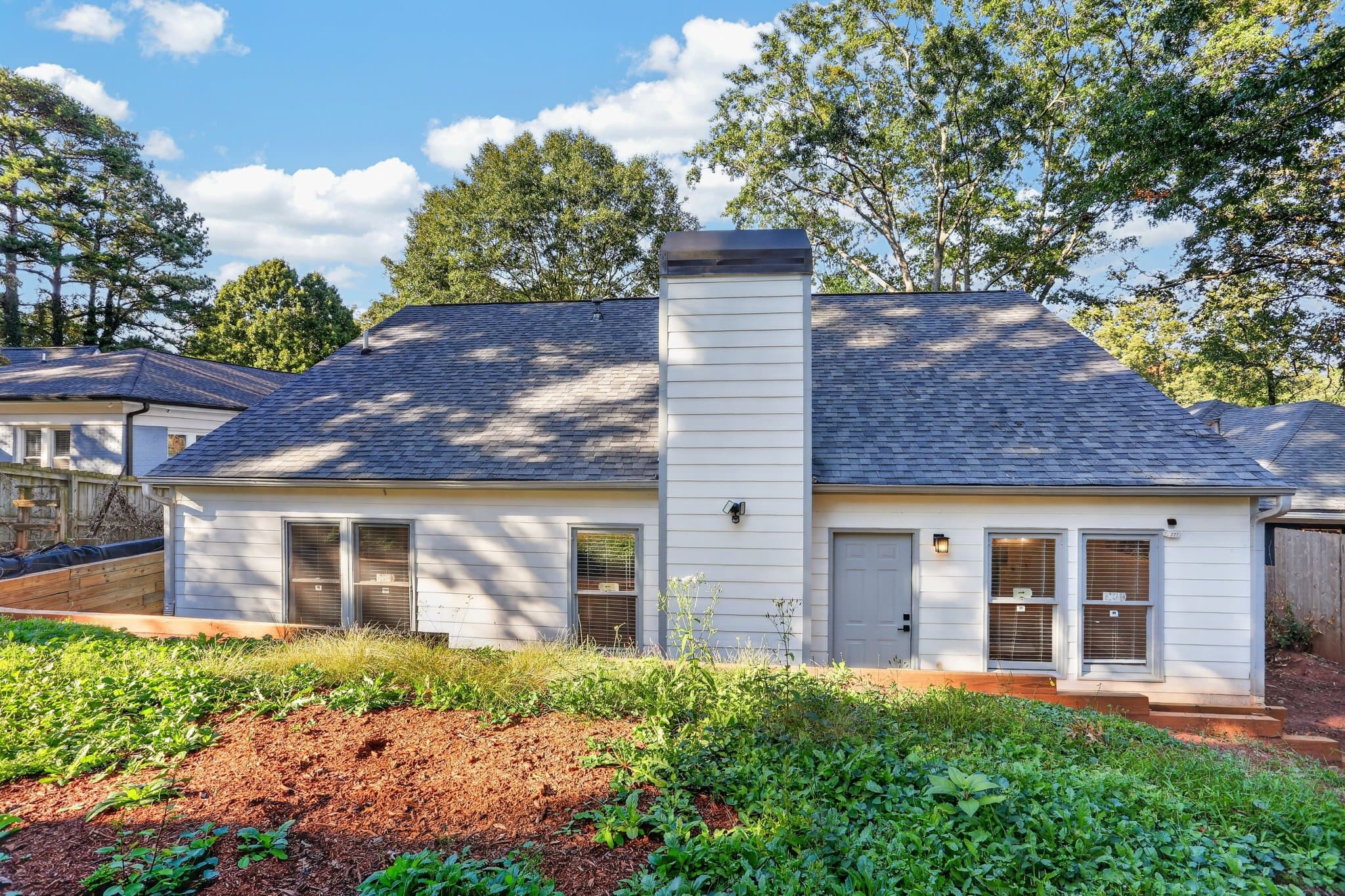 Atlanta House: 948 Byron Dr SW