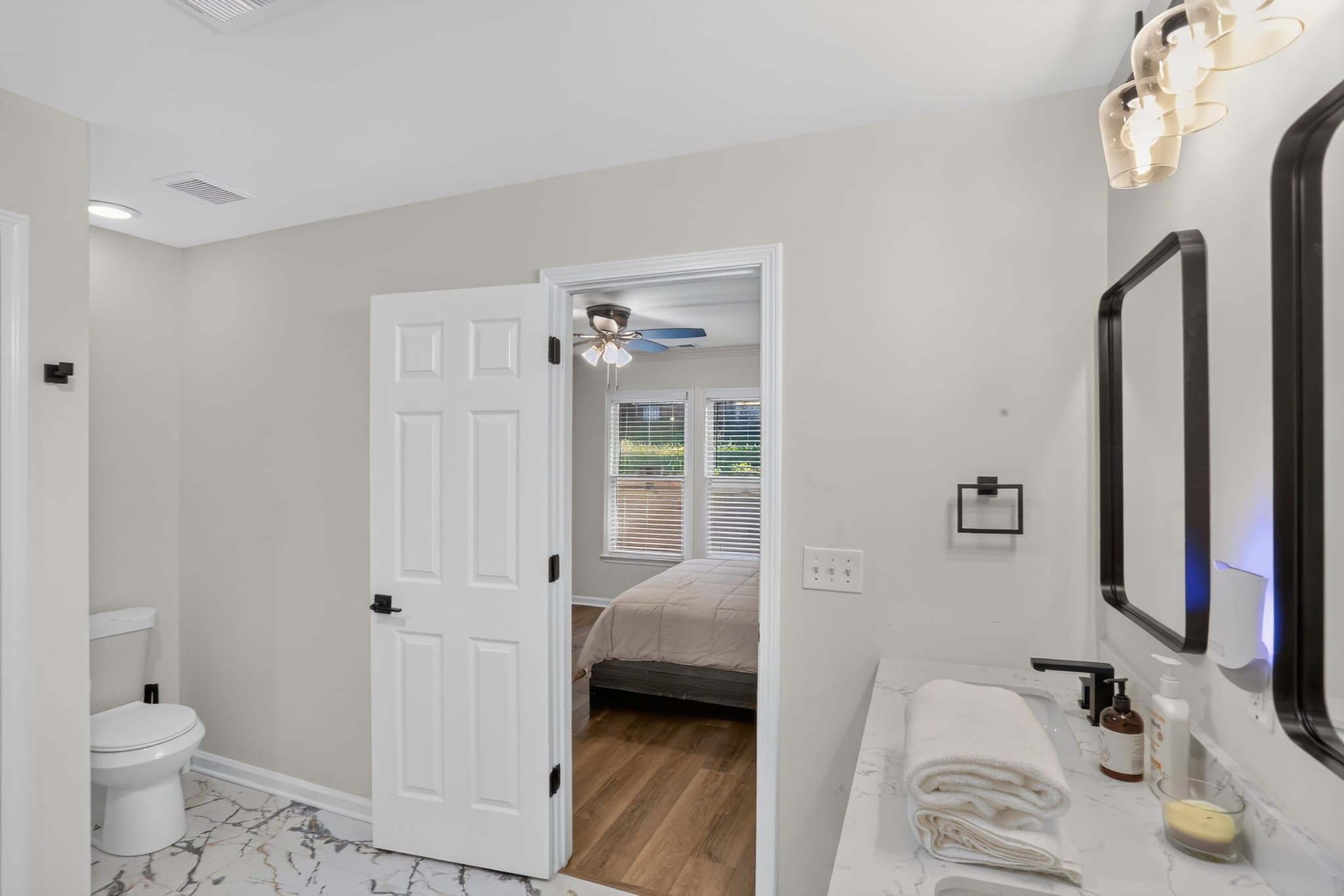 Atlanta House: 948 Byron Dr SW