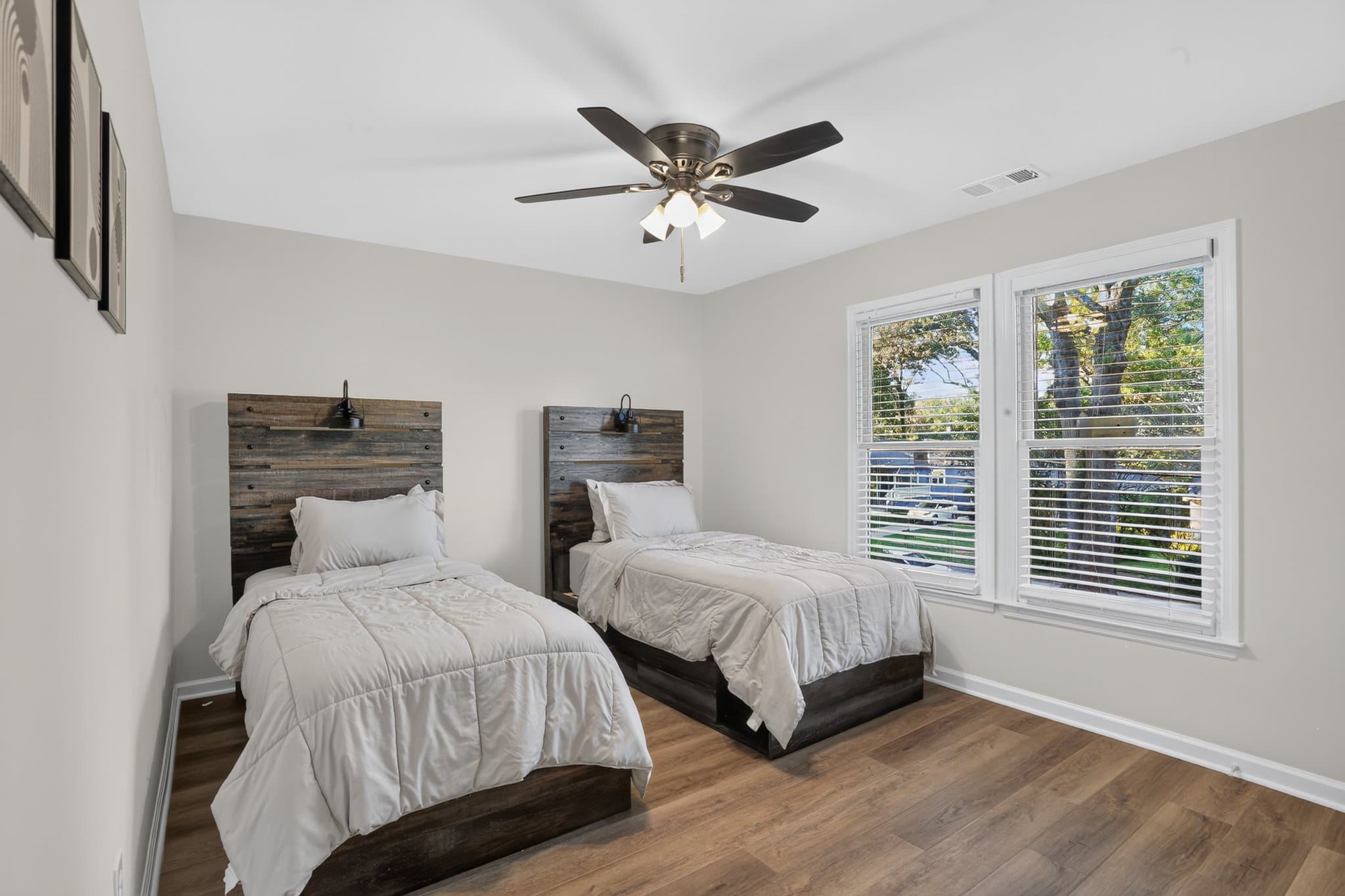 Atlanta House: 948 Byron Dr SW
