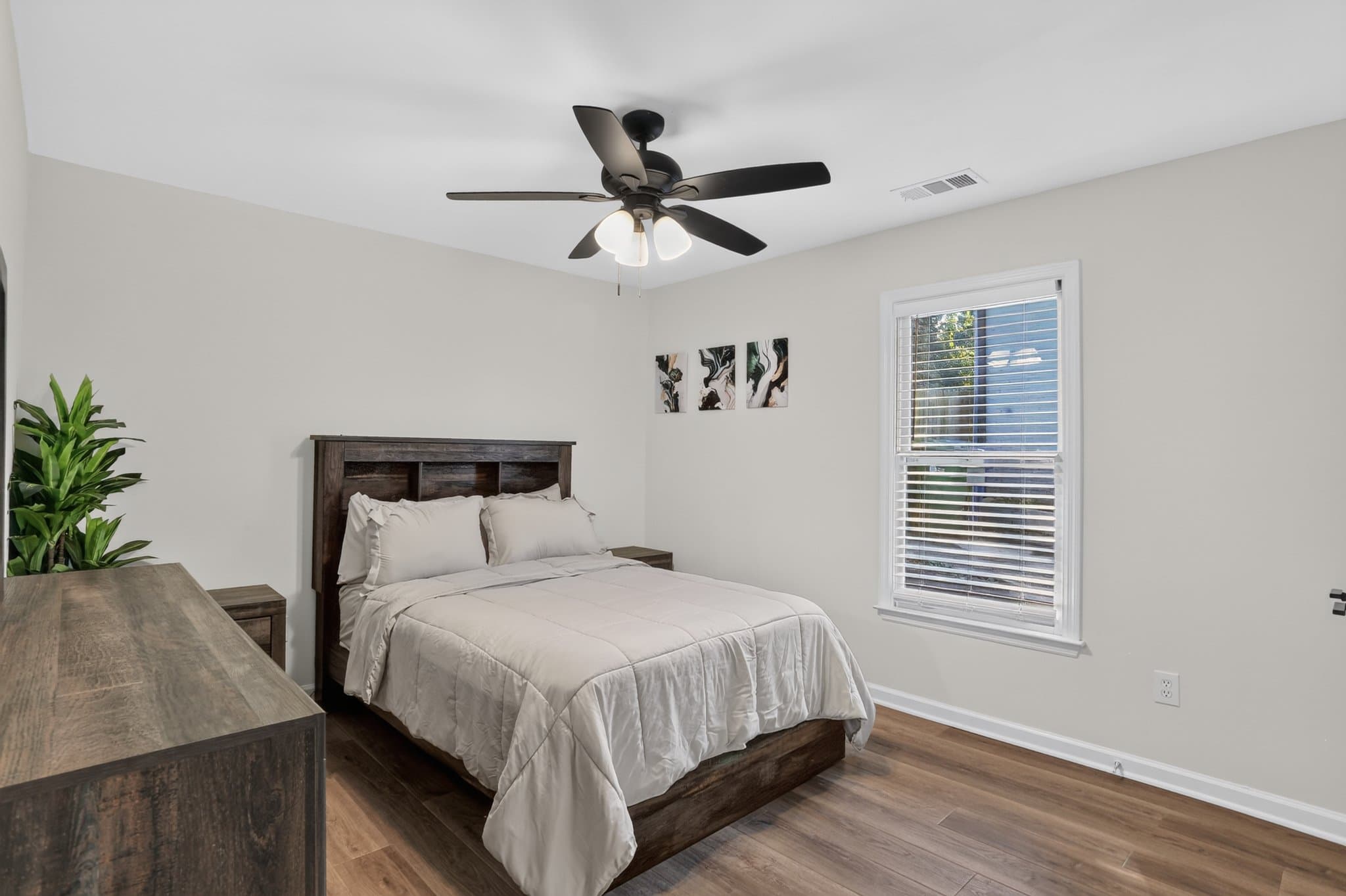 Atlanta House: 948 Byron Dr SW