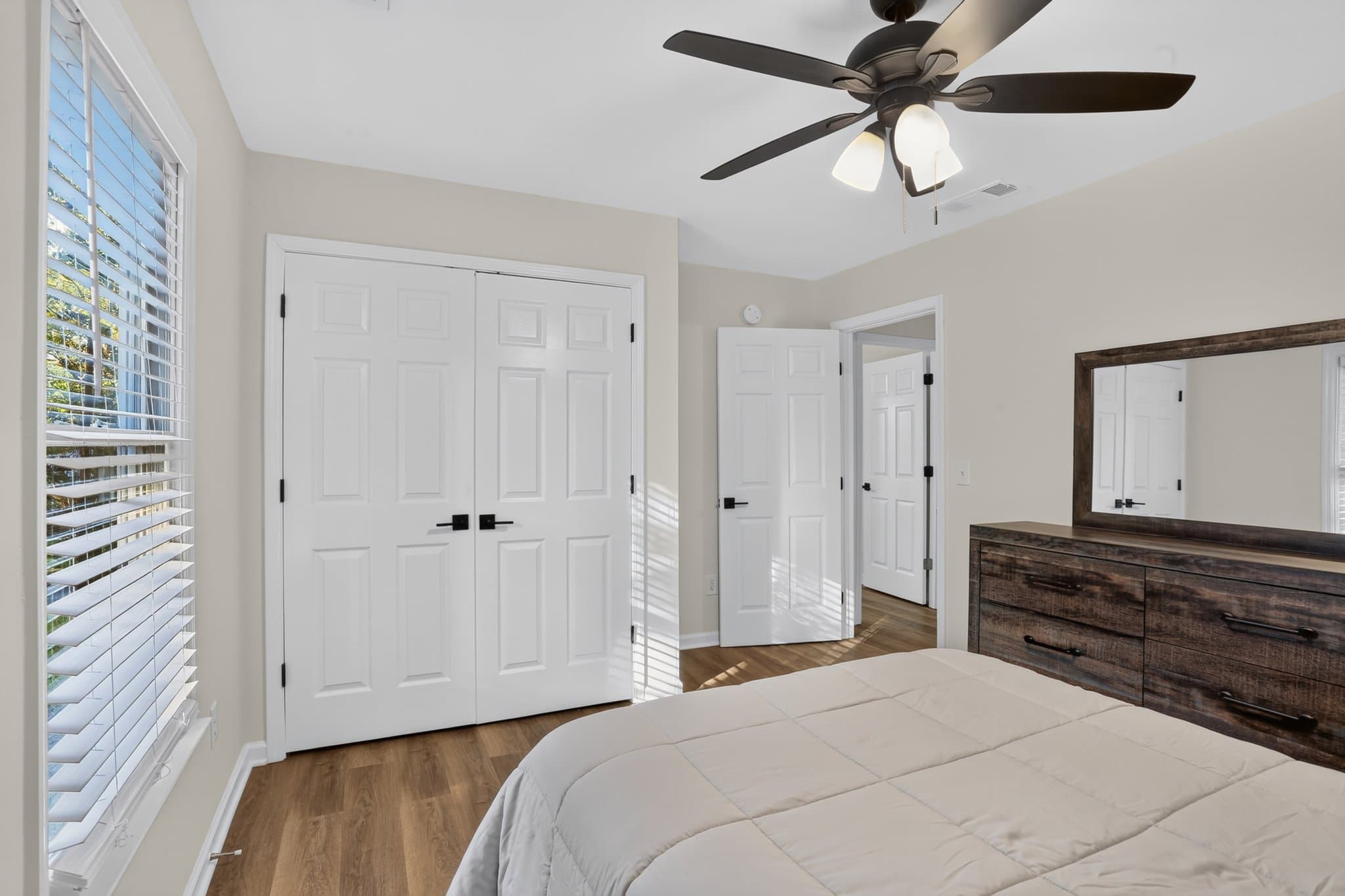 Atlanta House: 948 Byron Dr SW