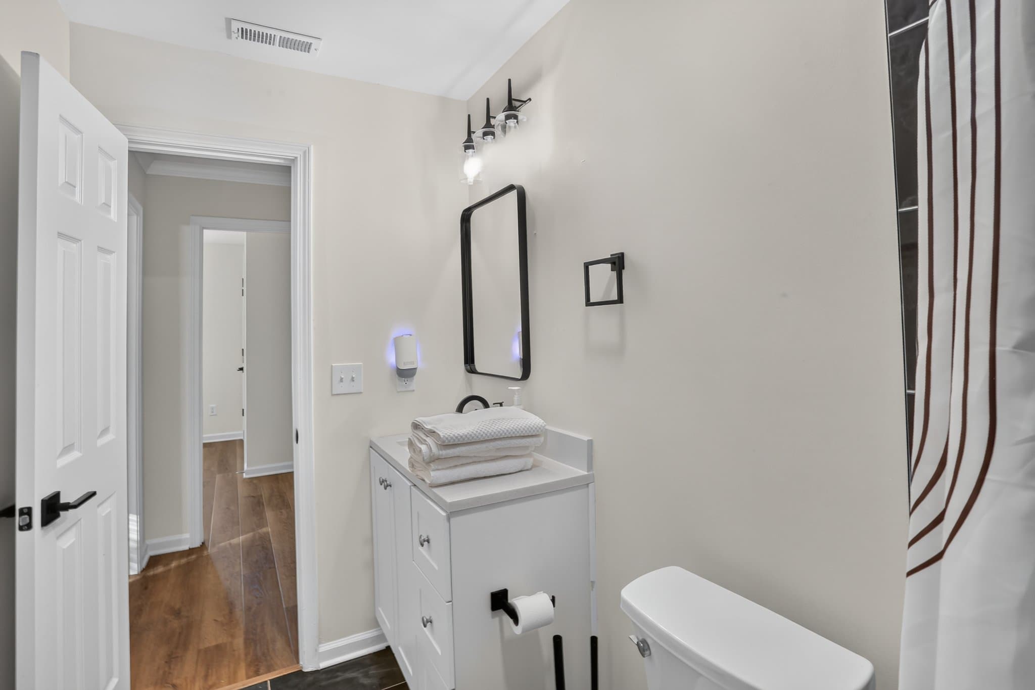 Atlanta House: 948 Byron Dr SW
