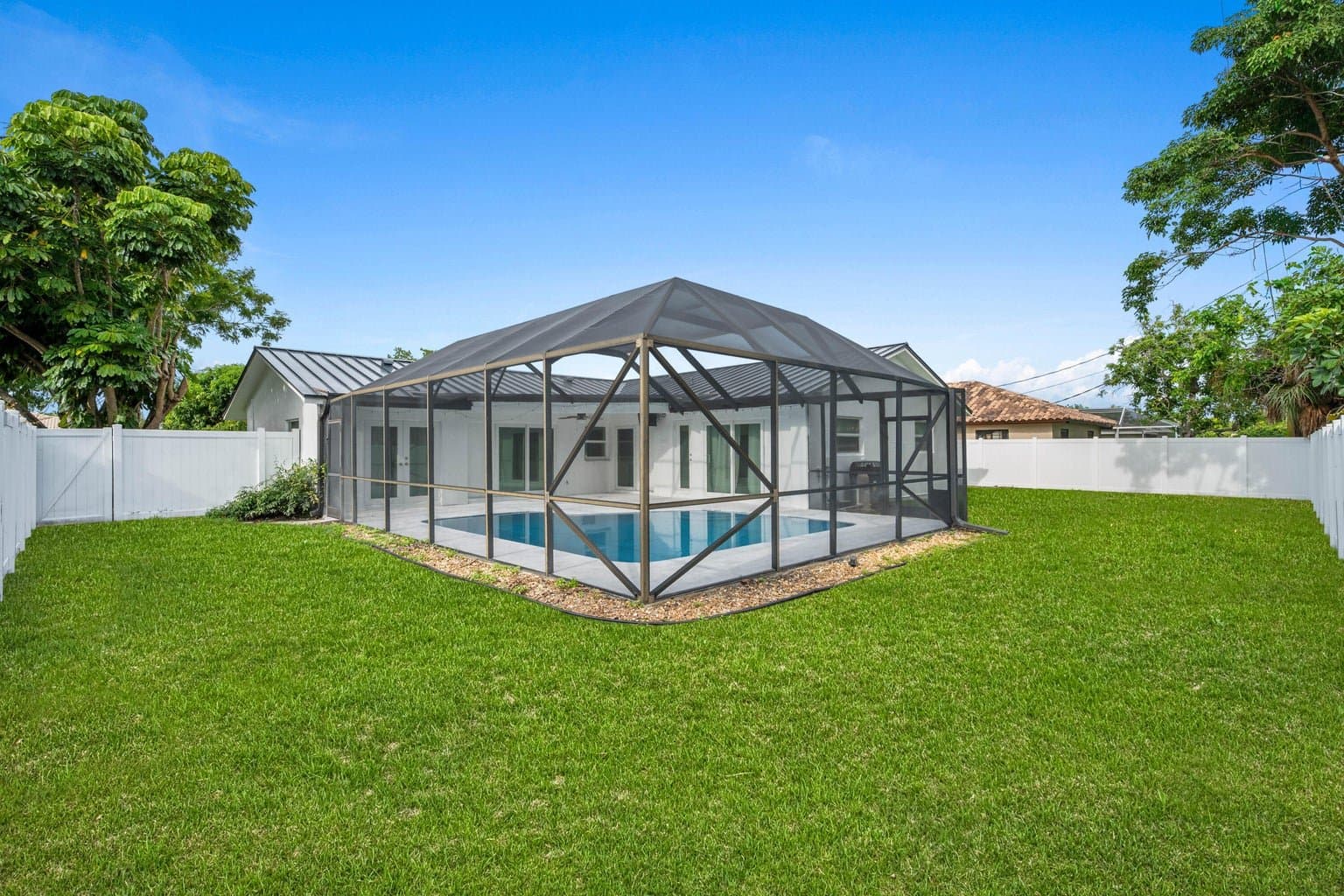Boca Raton House: 1650 NW 9TH Street