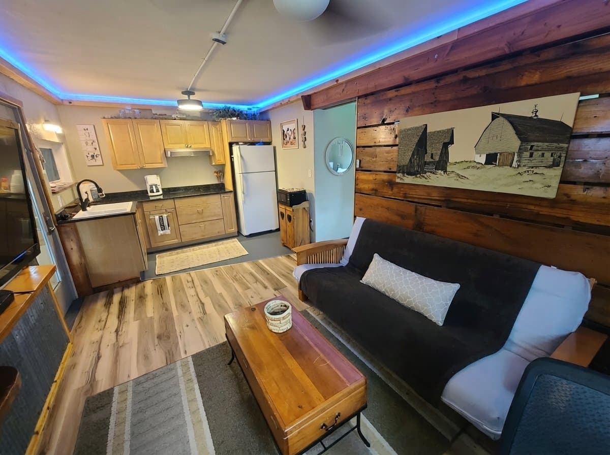 Dubuque Apartment: 2901 Hillcrest Rd