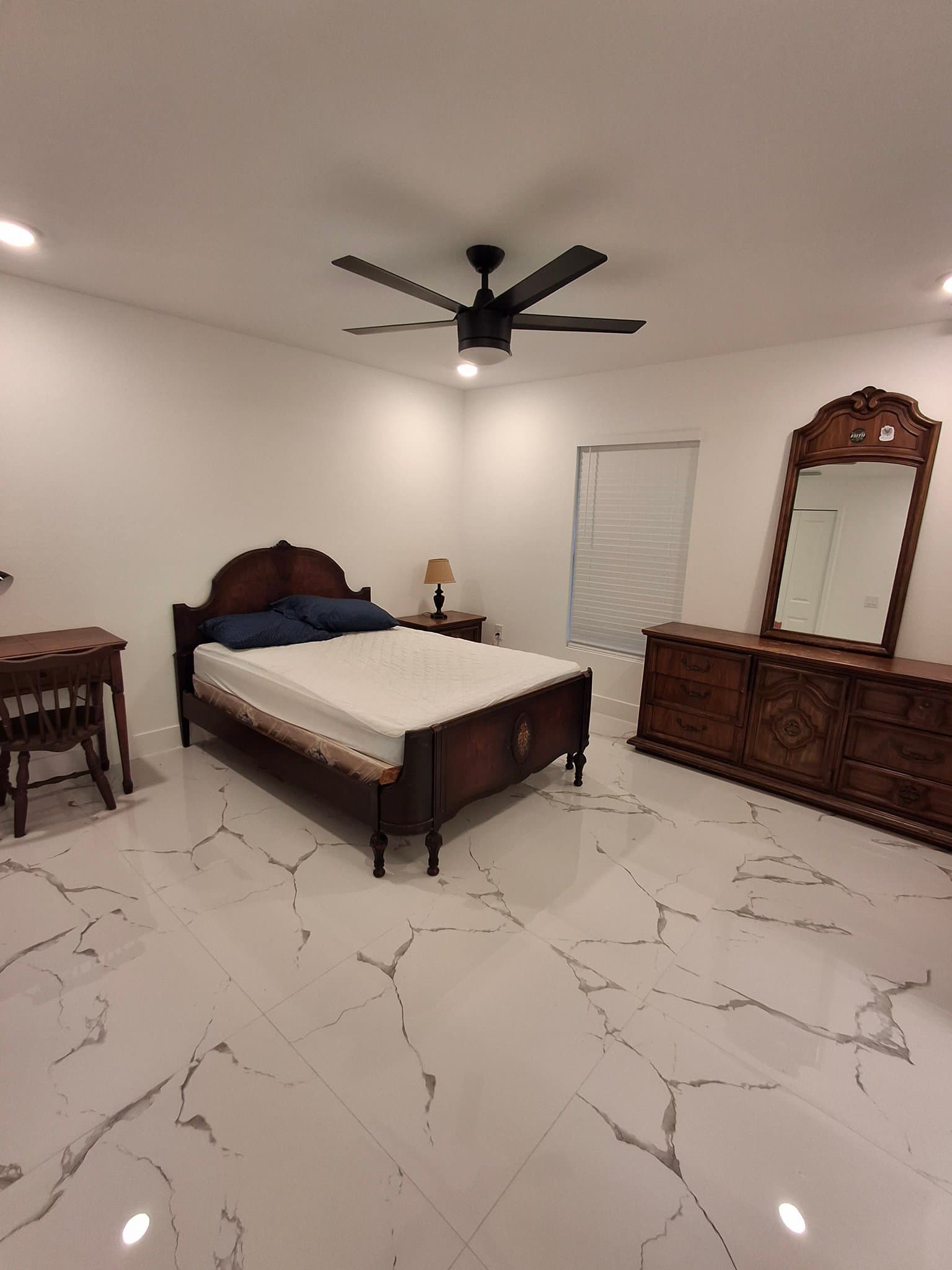 Fort Myers Single Room: Seminole Ave Room A1 Fort Myers, FL 33916