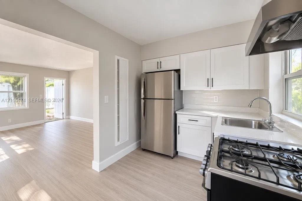 HOLLYWOOD Condo: 2707 Lincoln St