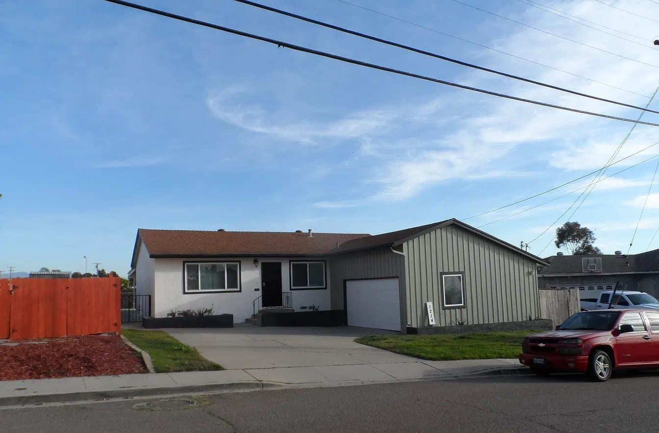 National City House: 1214 Manchester St