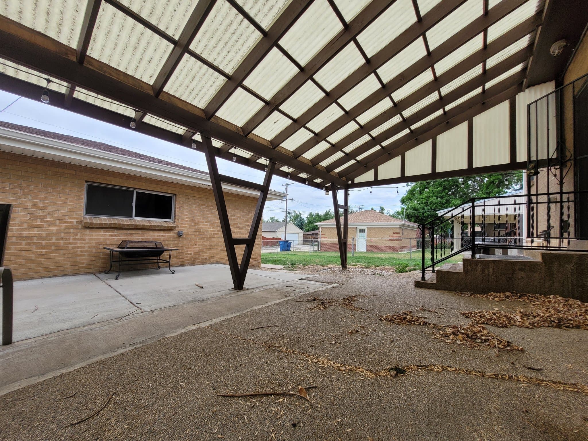 Edgewater House: 2230 Marshall St