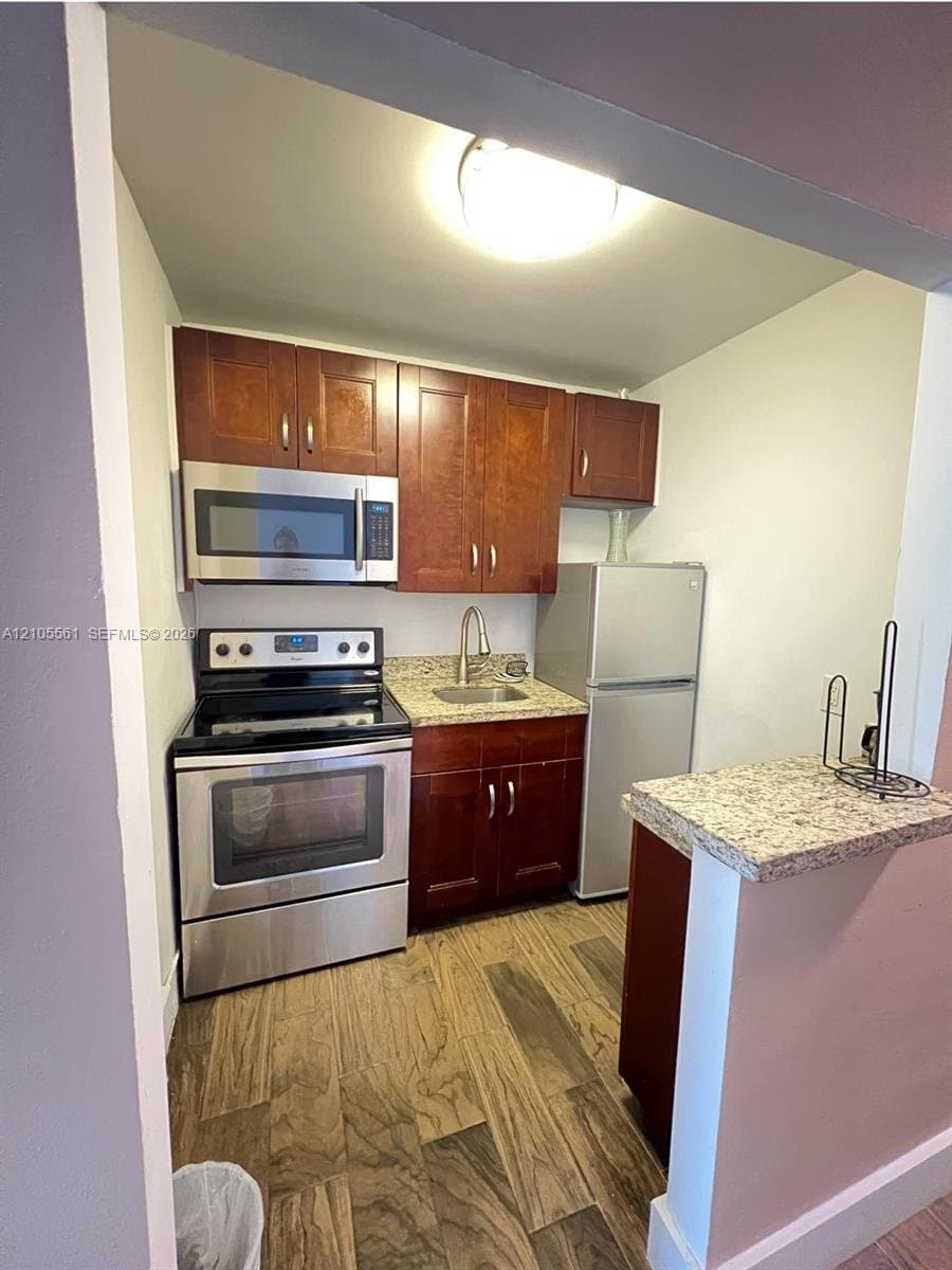 NORTH BAY VILLAGE Condo: 7904 West Dr