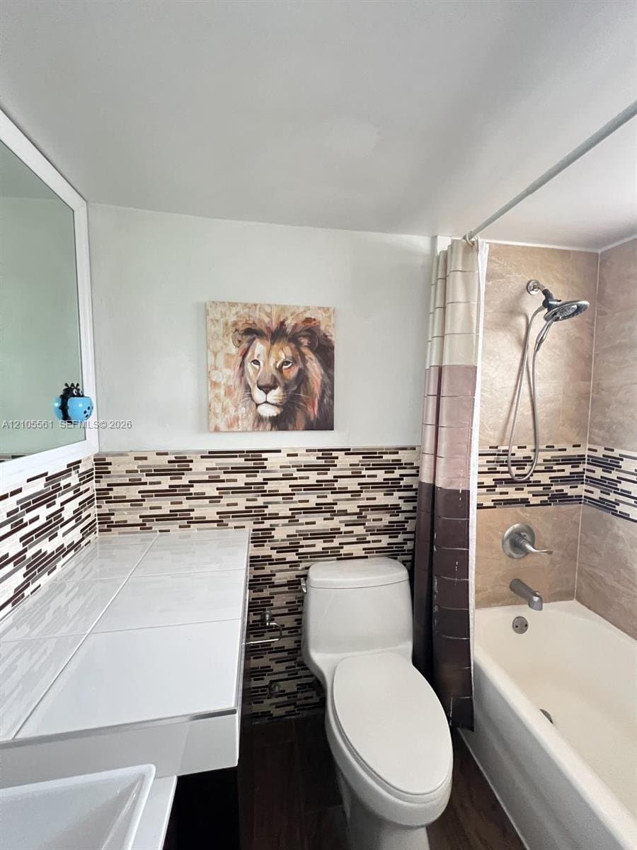 NORTH BAY VILLAGE Condo: 7904 West Dr