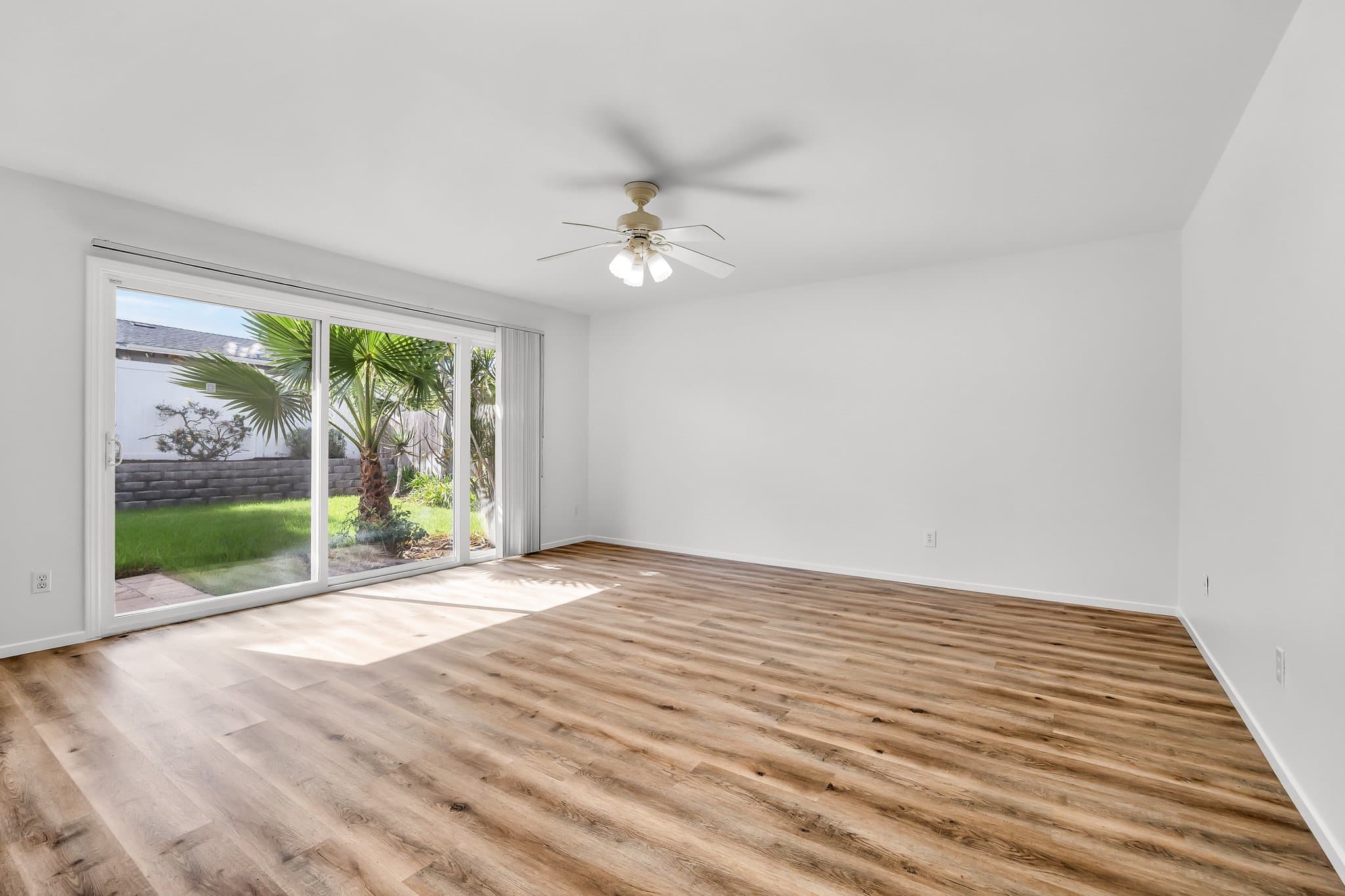San Diego House: 7380 Steinbeck Ave