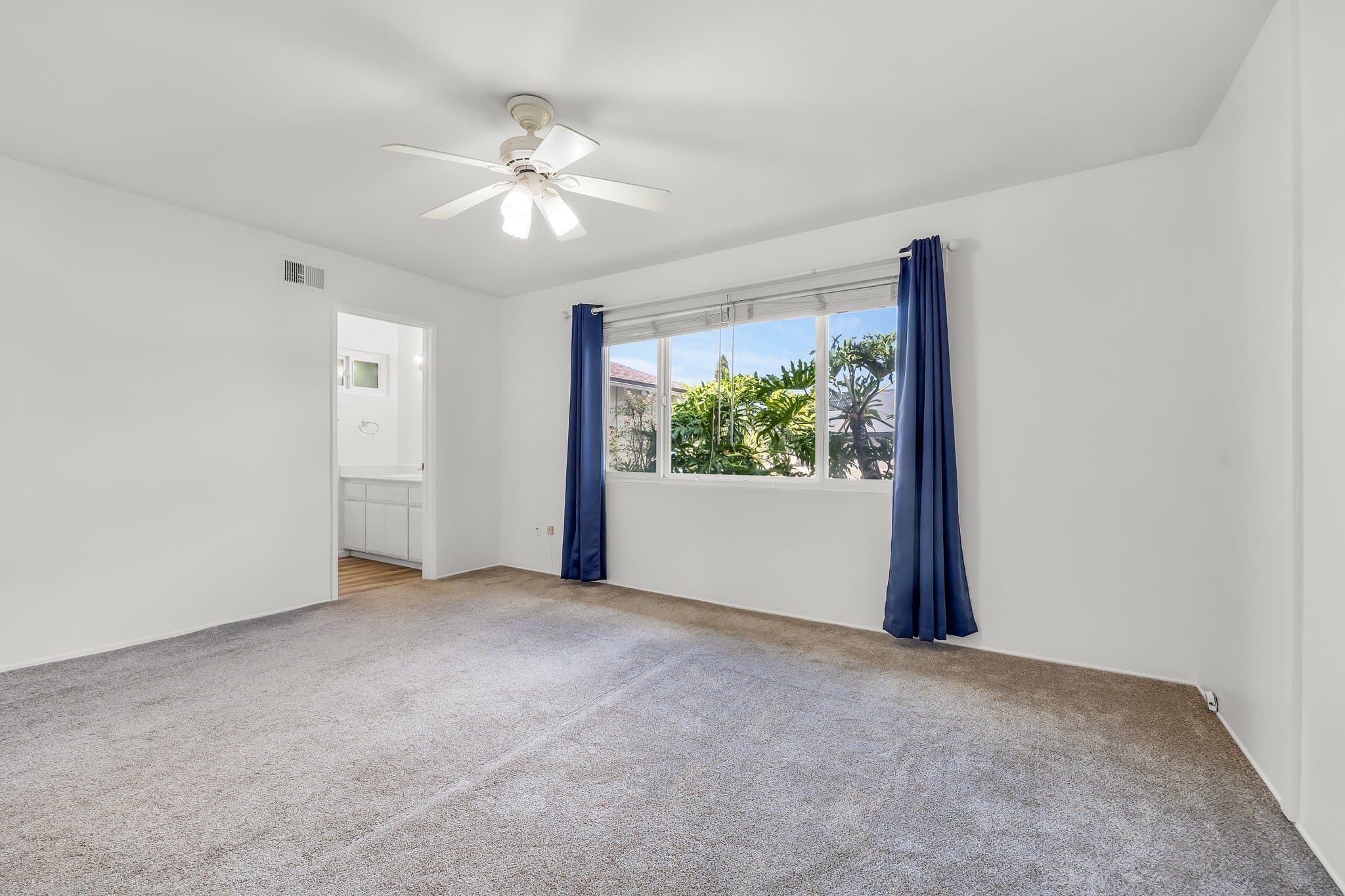San Diego House: 7380 Steinbeck Ave