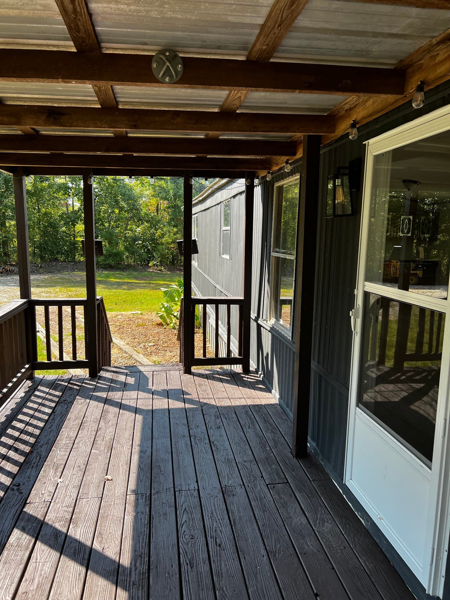 Westport House: 3274 Westport Rd