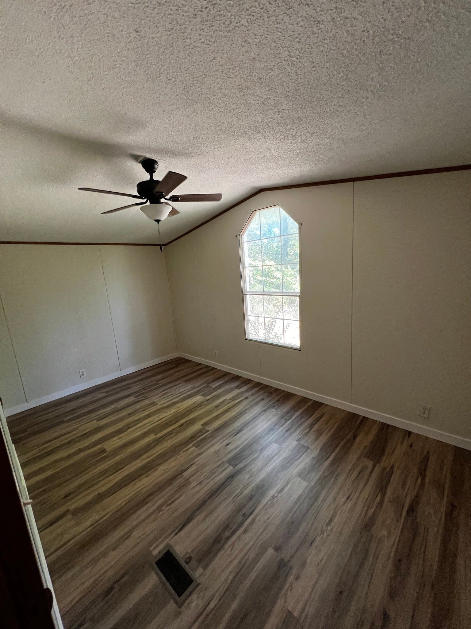 Westport House: 3274 Westport Rd